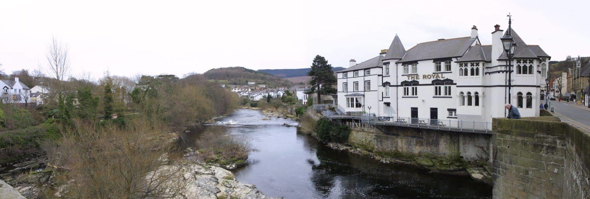 The Royal Hotel Llangollen Eksteriør billede